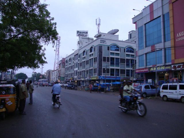 Pattukkoattai- opp to Bus Stand -Prince, AKGN Lodges at Dawn 20091107