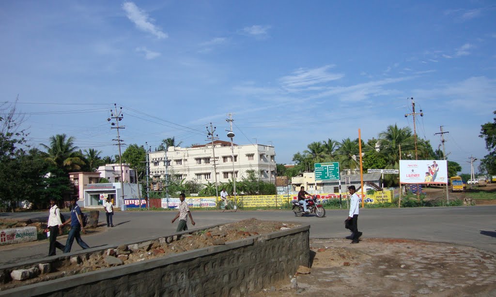 புதுக்கோட்டை(42km to Karaikudi - 50 km to Trichy) Pudhukkottai   4453