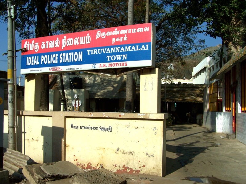 Only in India - ideal police