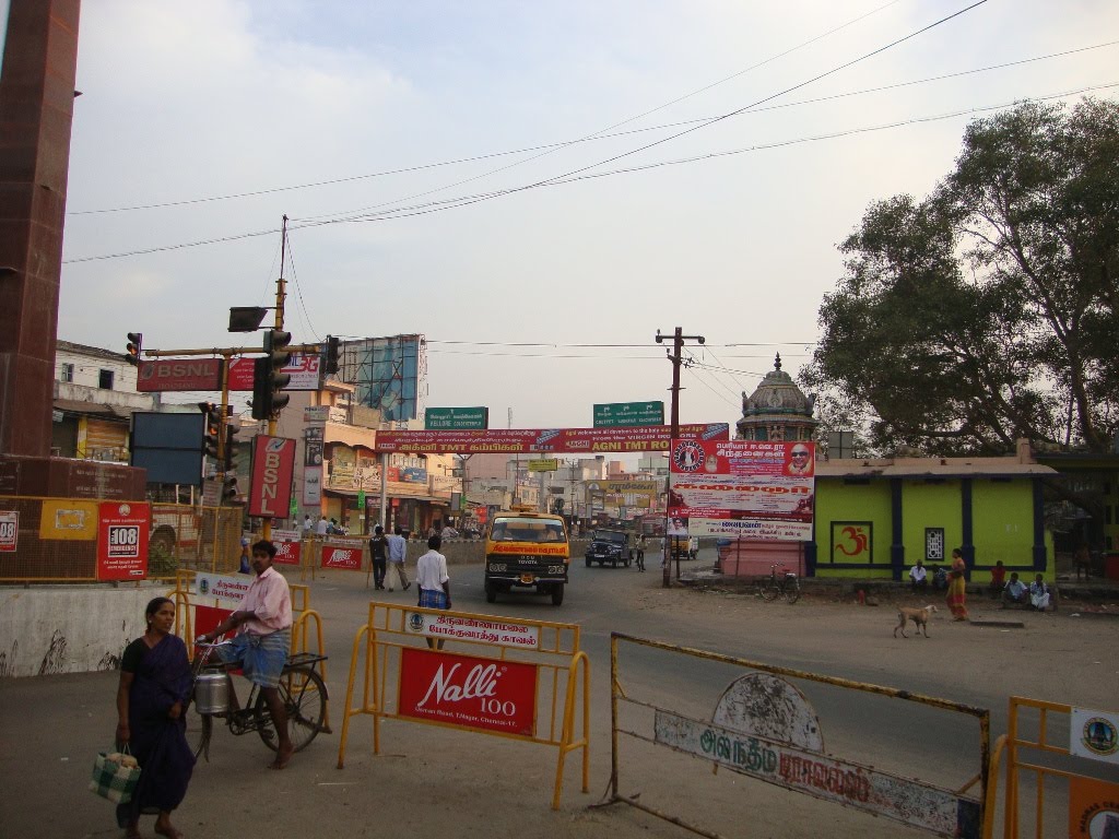 DSC08344 வேலூர், செட்பெட், வந்தவாசி, காஞ்சிபுரம் செல்ல பிரியும் சாலை  Diversion for Vellore, Chetpet, Vandhavaasi, Kaancheepuram  06.43.32