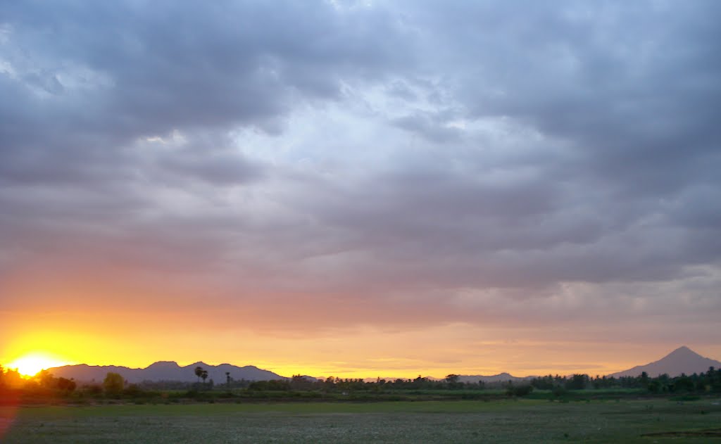 MOUNTAIN SYMBOLISING FIRE,TIRUVANNAMALAI