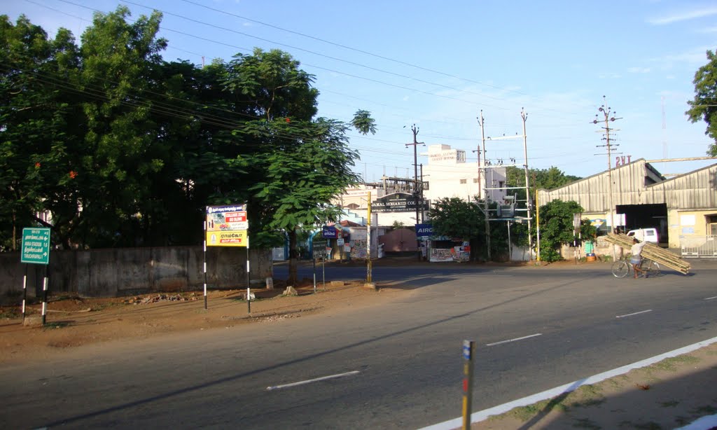 ஜமால் மொஹம்மத் காலேஜ், திருச்சி TVS near Jamal Mohammed College,Thiruchy 4313