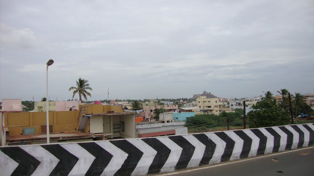 DSC05019  திருச்சிராப்பள்ளி கிழக்கு Tiruchchy East   - Rock Fort in the BackGround  Thiruchchiraappalli  21  11.20.16