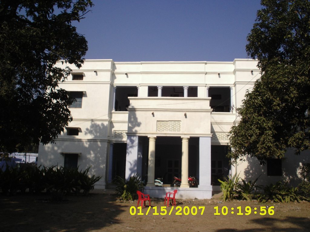 Roohi Zuberi,Residence
