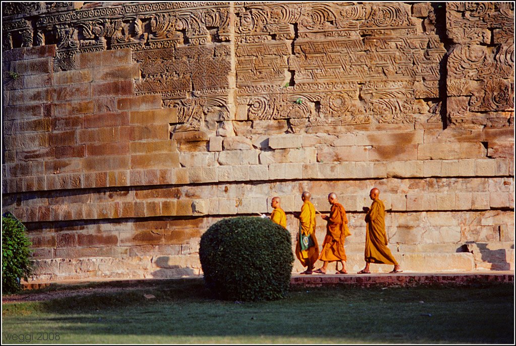 buddhists@sarnath © weggi.ch