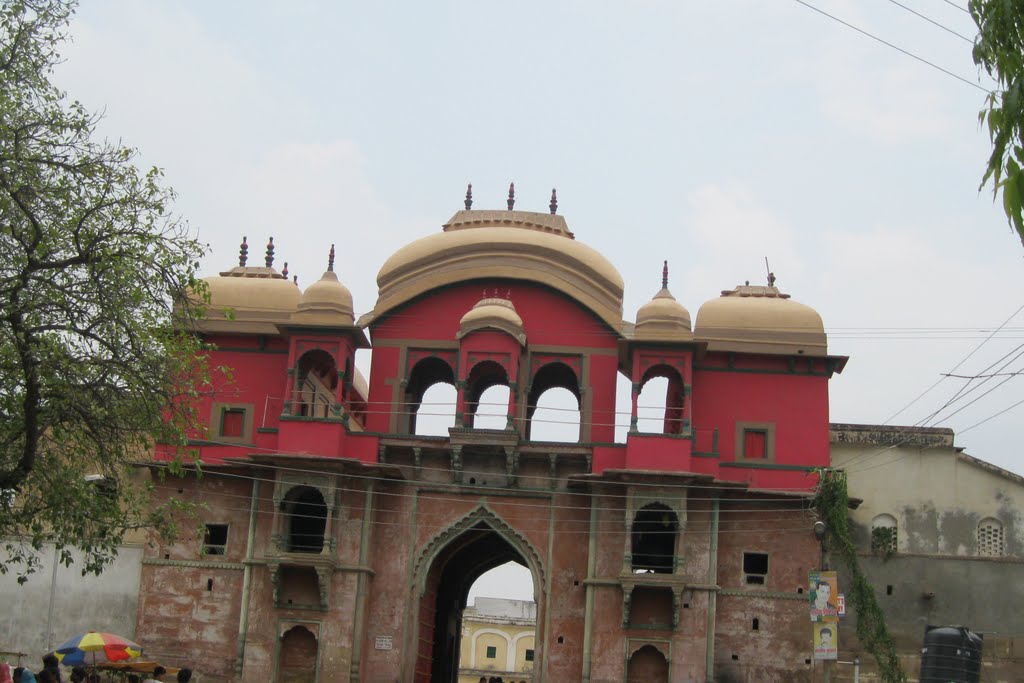 museum entrance at varanasi