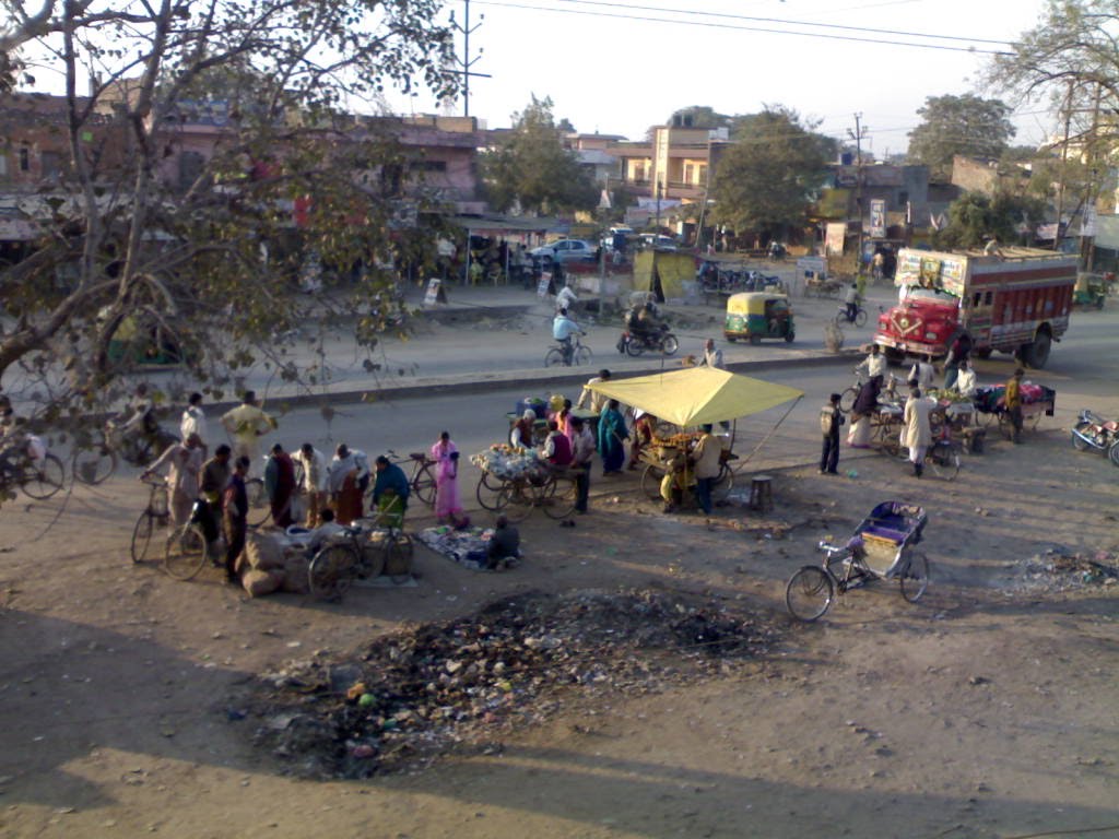 View of Dasu Kua Chauraha, Hamirpur Road, Kanpur