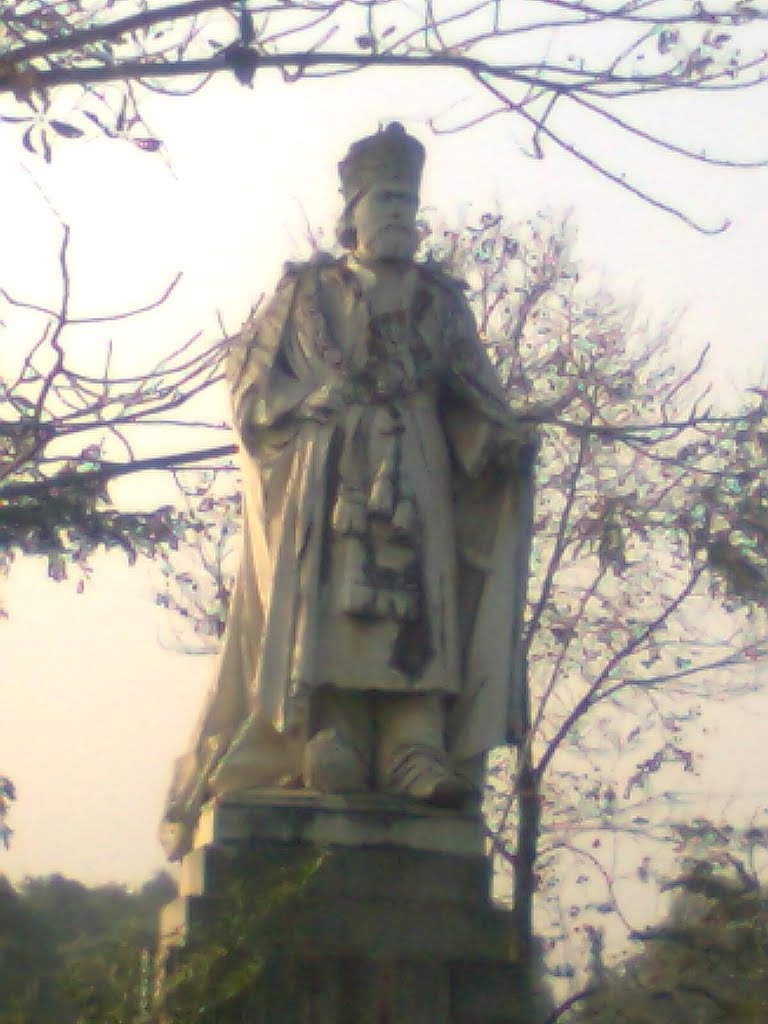 Royal Statue