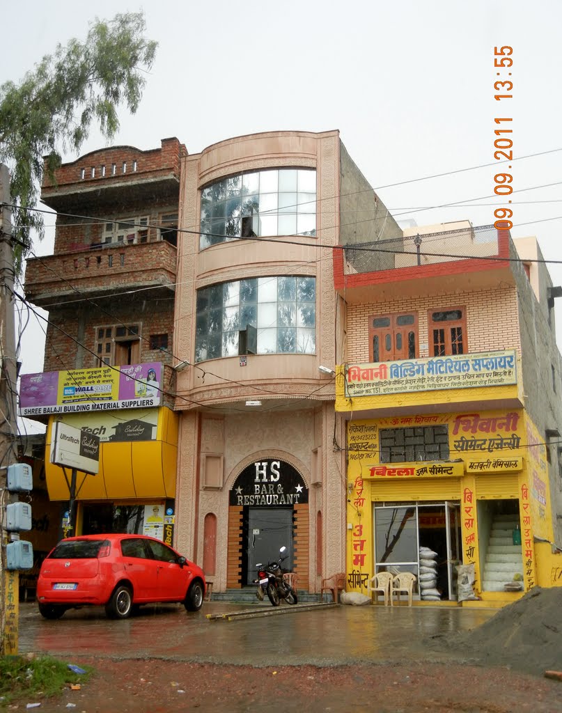 H. S. Bar, Near Zoo