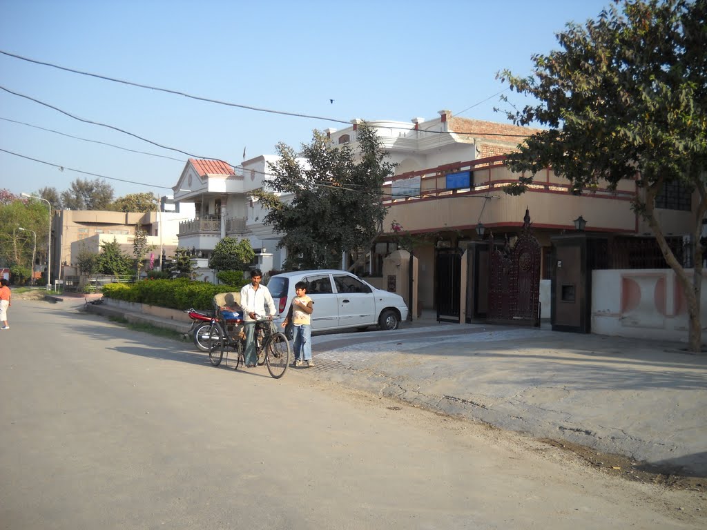 Smt Chanderawal & Sh B R Atreja Memorial Drugless Treatment Center,Partially 130 to133, 170-171  Sector 14, Urban Estate, Karnal, Haryana
