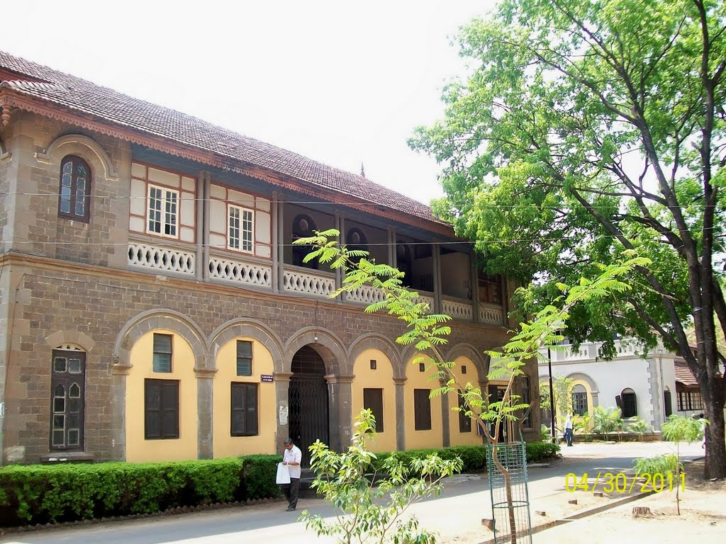 Fergusson Colleges Main Building (Side Elevation)