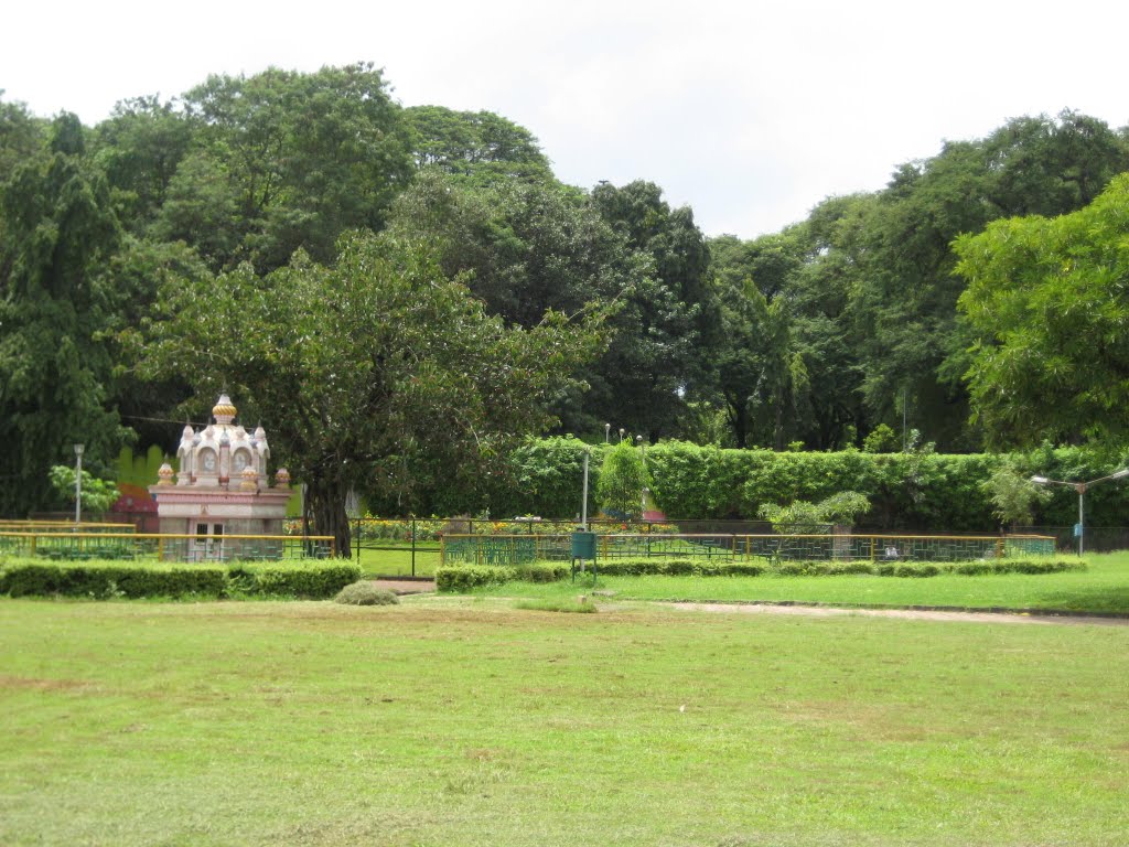 Saras Bag, Pune