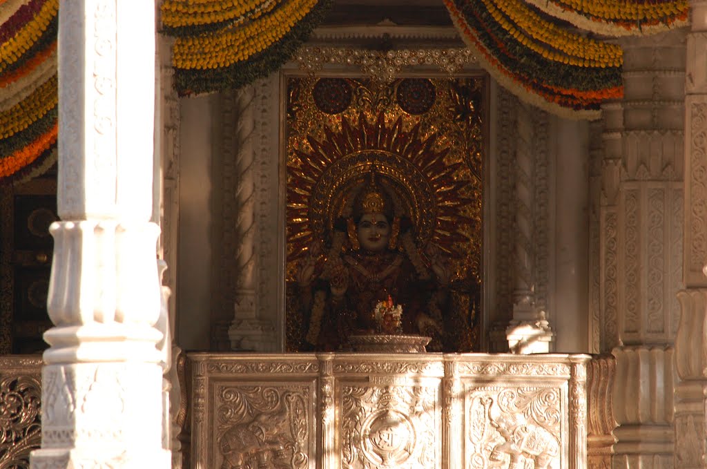 DPAK MALHOTRA, Darshan Sri Mahalaxmi Ji, Pune City, Maharashtra, Bharat