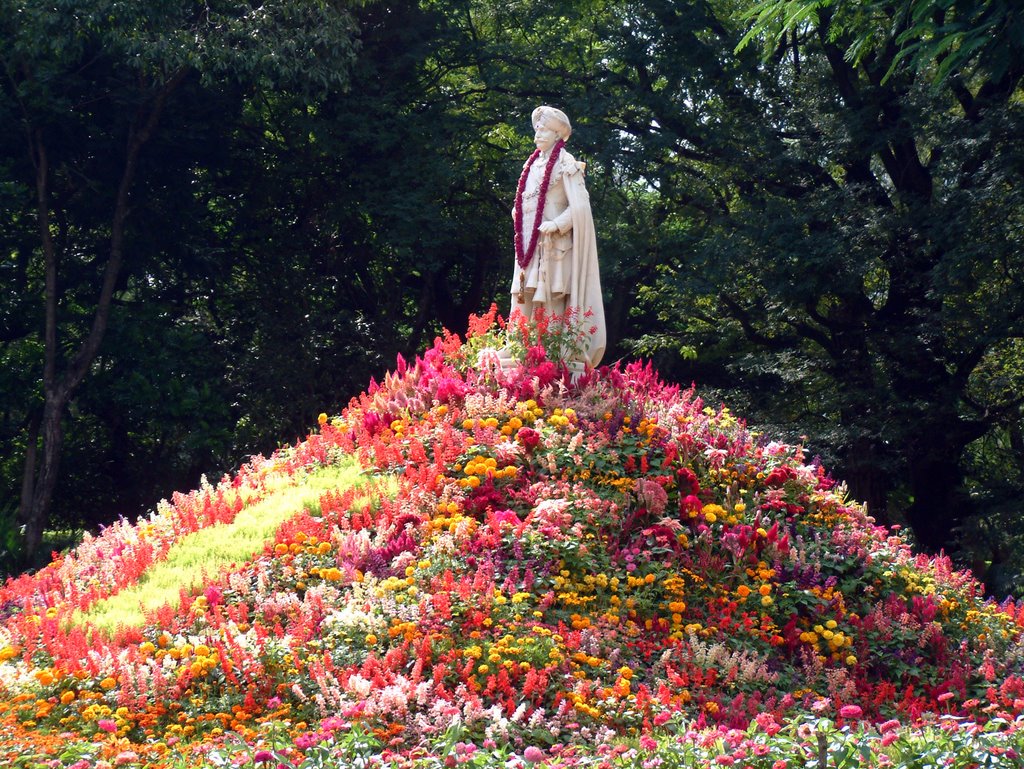 Sri Chamarajendra Wodeyar Bahadur Statue in Cubbon Park