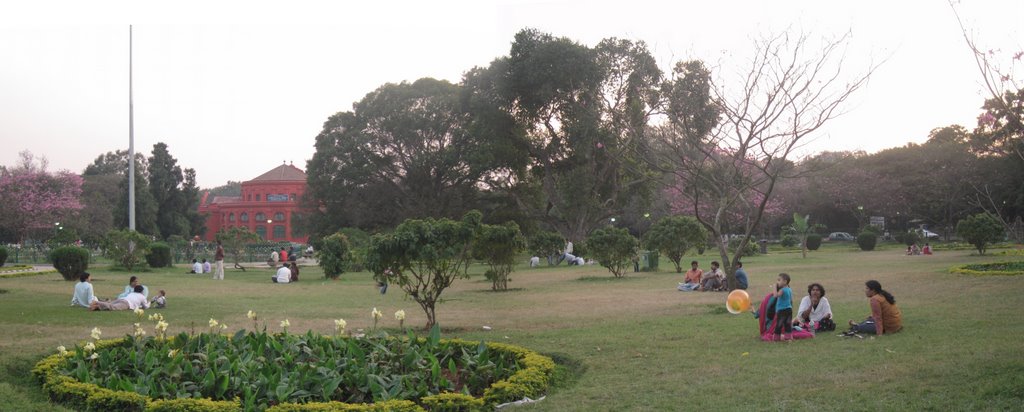 Cubbon Park, Bangalore, India - Photo by T.S.Bilhanan
