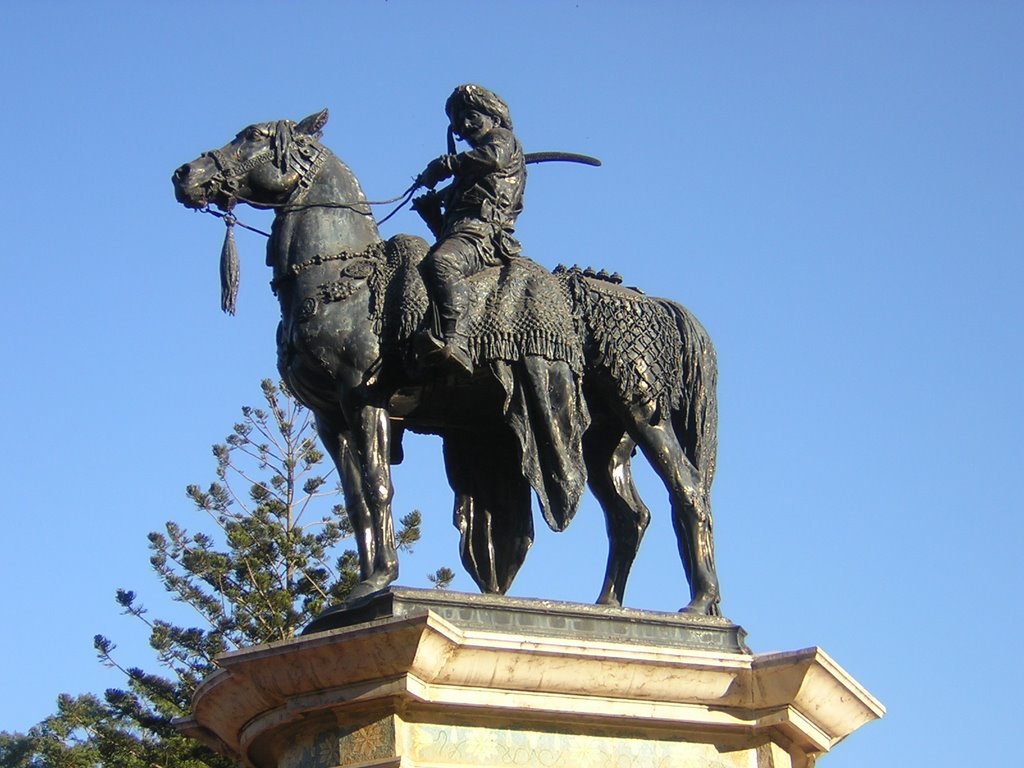 Statue of Narasimha Wadeyar, at Lalbagh, Bangalore, India © Bipul Keshri
