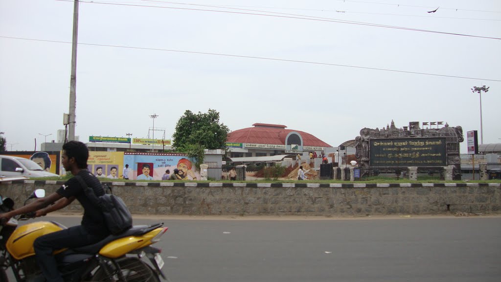 DSC05383  CMBT BUS STAND, KOYAMBEDU, CHENNAI