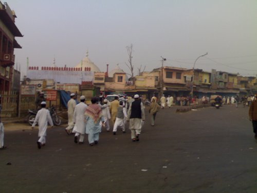 Masjid at Qutab Road, Delhi