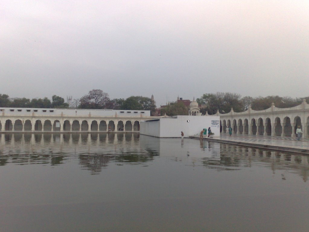 the pool at Gurdwara Sahib