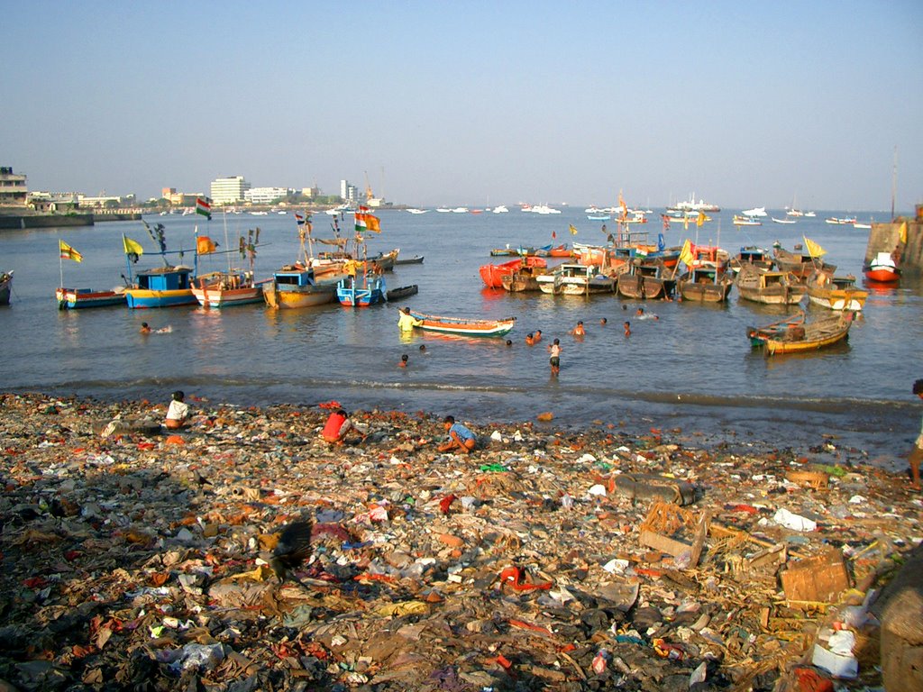 Mumbai Slum Beach - Apr.2003