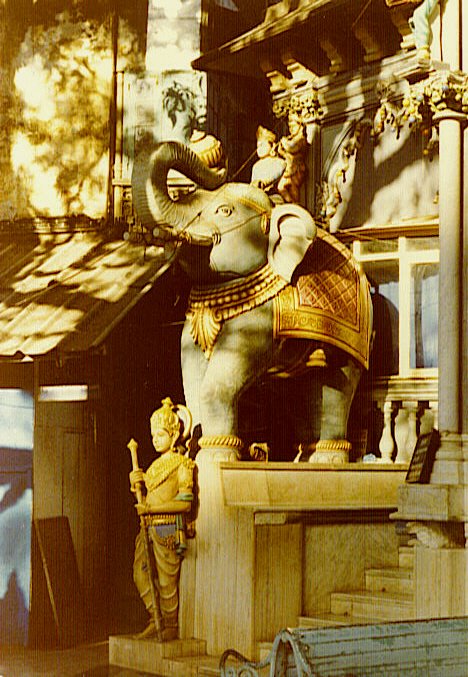 Bombay 1980 Hindu temple...© by leo1383
