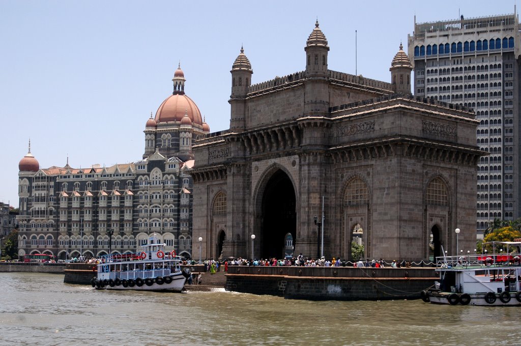 Bombay: Gateway of India