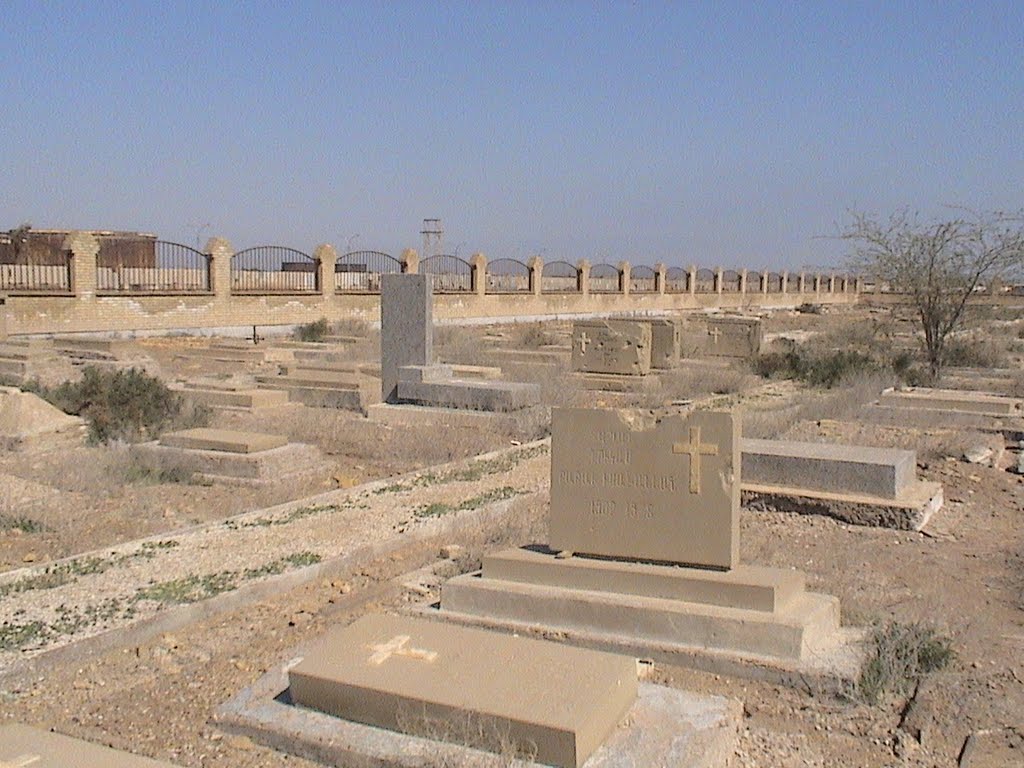 قبرستان ارامنه آبادان، زخم خورده از جنگ و رها شده