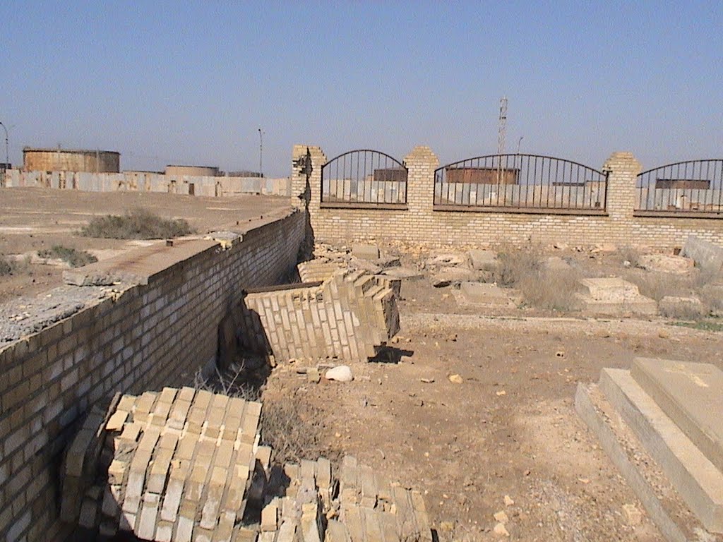 قبرستان ارامنه آبادان زخم خورده از جنگ ورها شده