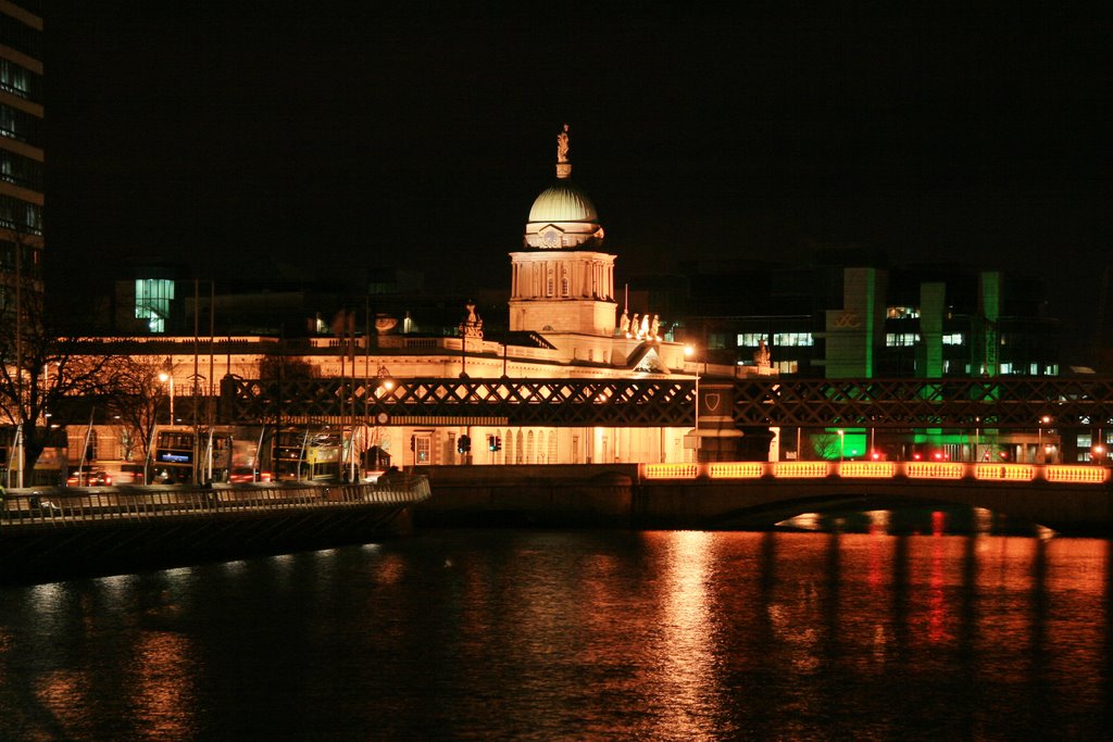 OConnel Bridge towards the Custom House - Dublin, Ireland