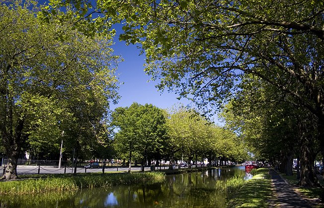 The Grand Canal, Wilton Terrace, Dublin, Ireland.