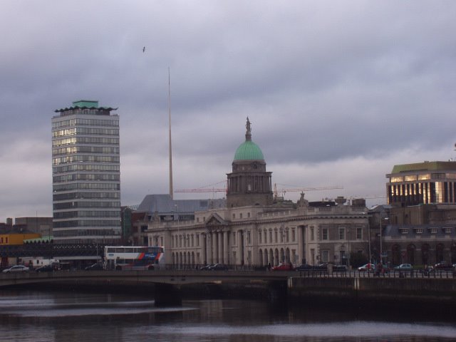 007 Spire und Custom House