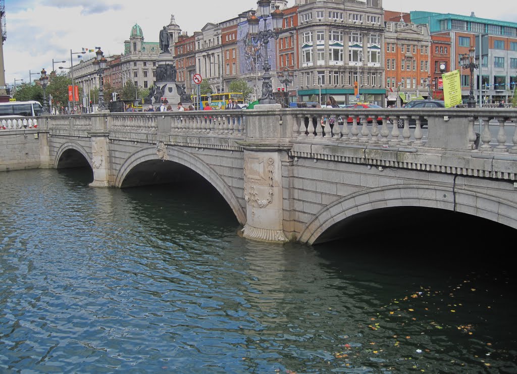 OConnell Bridge & Monument Dublin Ireland  2012
