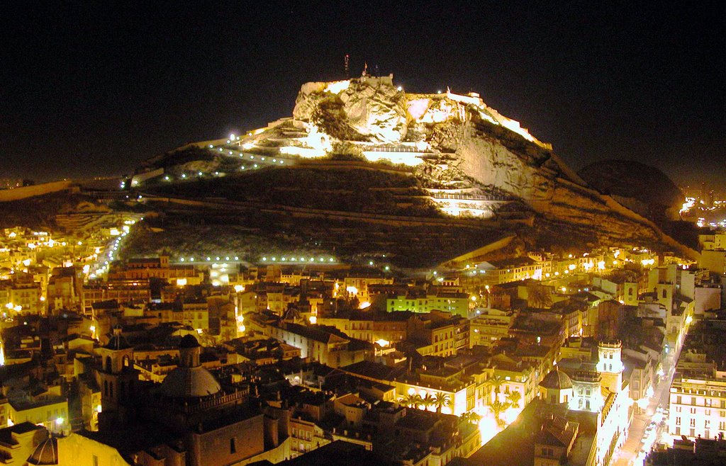ALICANTE-Vista nocturna.