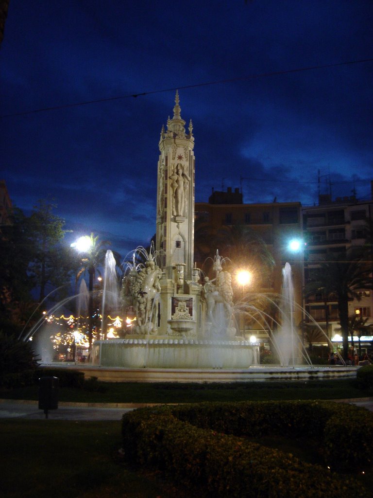 Plaza de los Luceros de noche