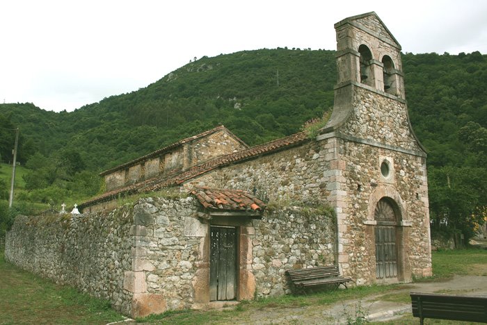Santo Adriano de Tuñón