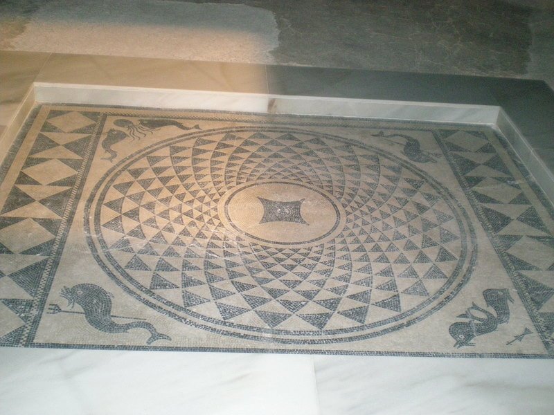Badalona: Baetulo (Badalona romana), casa dels dofins