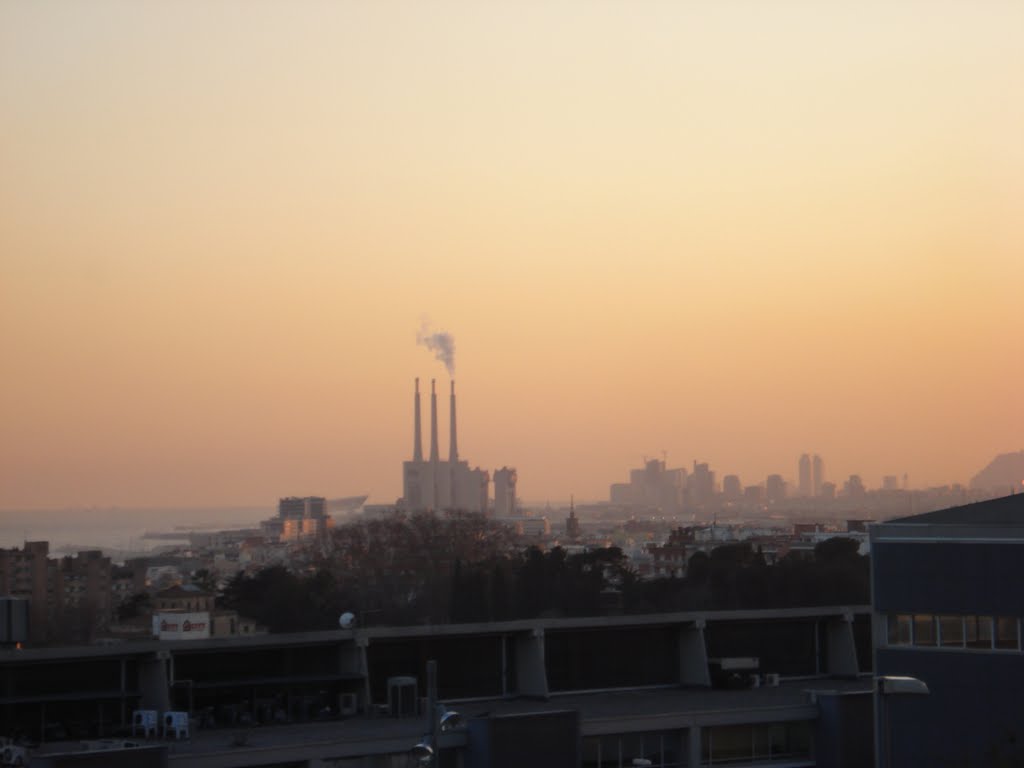 Las tres chimeneas de la FECSA.