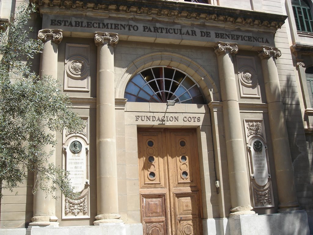Façana edifici Fundació Cots (www.guiamanresa.com)
