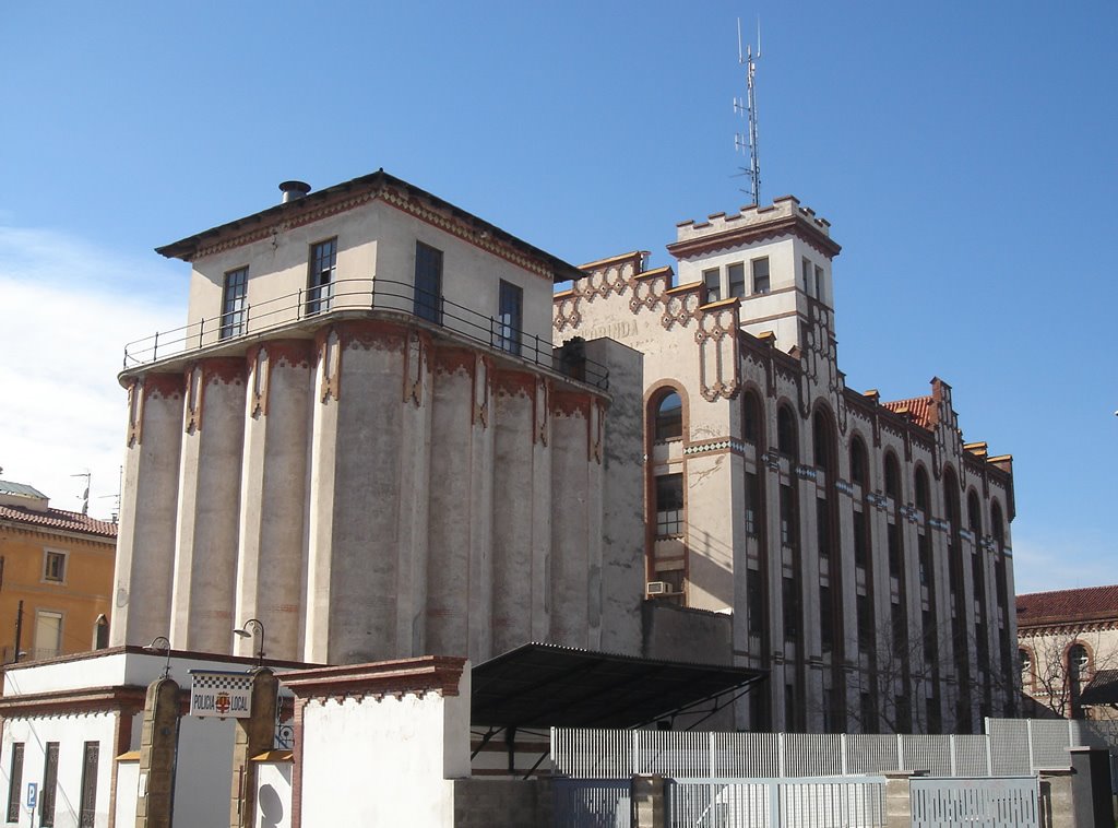 Florinda - Seu Policia Local - Edifici de 1912 antiga farinera (www.guiamanresa.com)