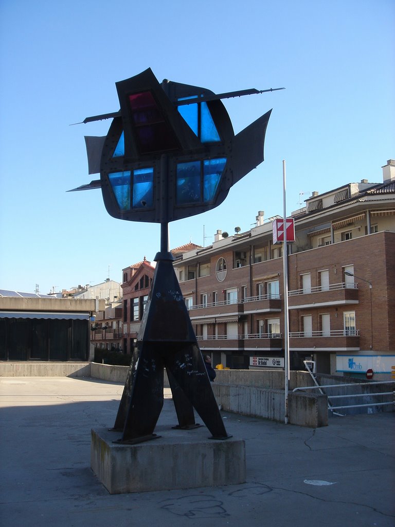 Escultura  estació dautobusos (www.guiamanresa.com)