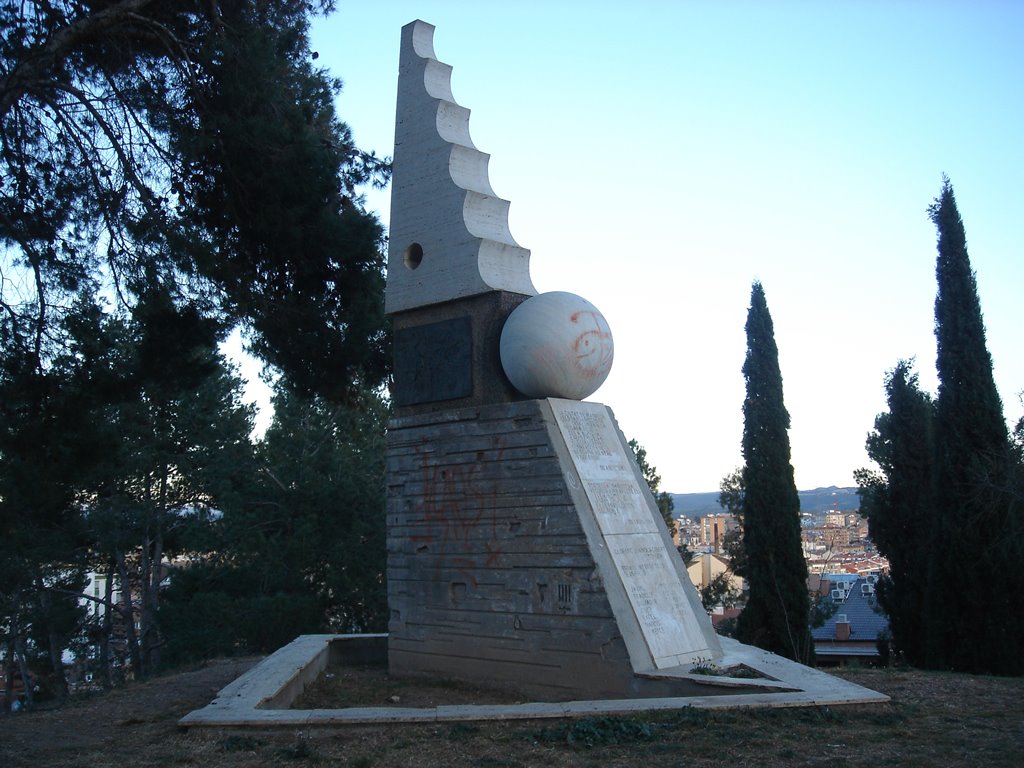 Monument a la Nissaga dels JUANOLA - (www.guiamanresa.com)