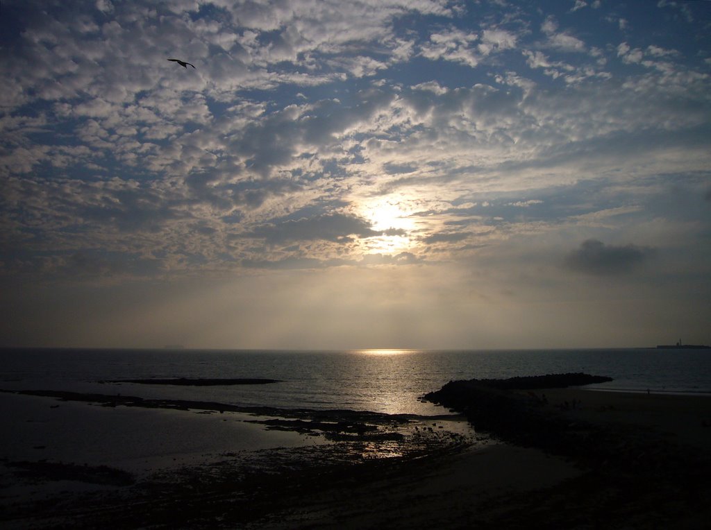 Atardecer en la Playa de la Victoria