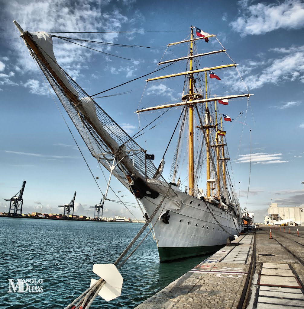 Buque Escuela Esmeralda, gemelo del Juan Sebastian Elcano (panoramica 2 fotos)