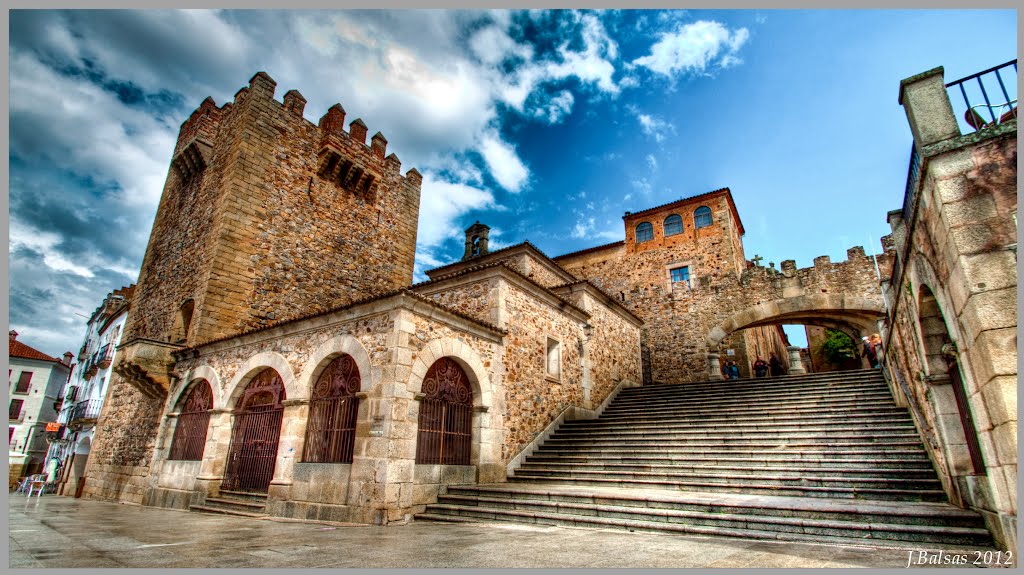 Cáceres: Torre de Bujaco, Ermita de la Paz y Arco de la Estrella.