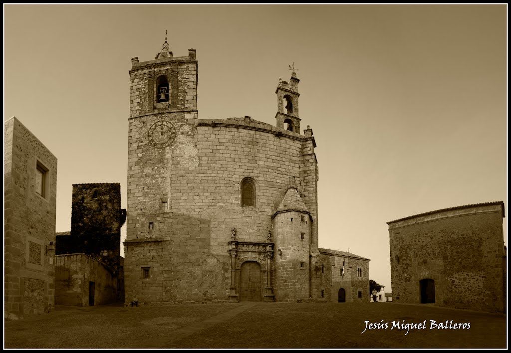 * Iglesia De San Mateo