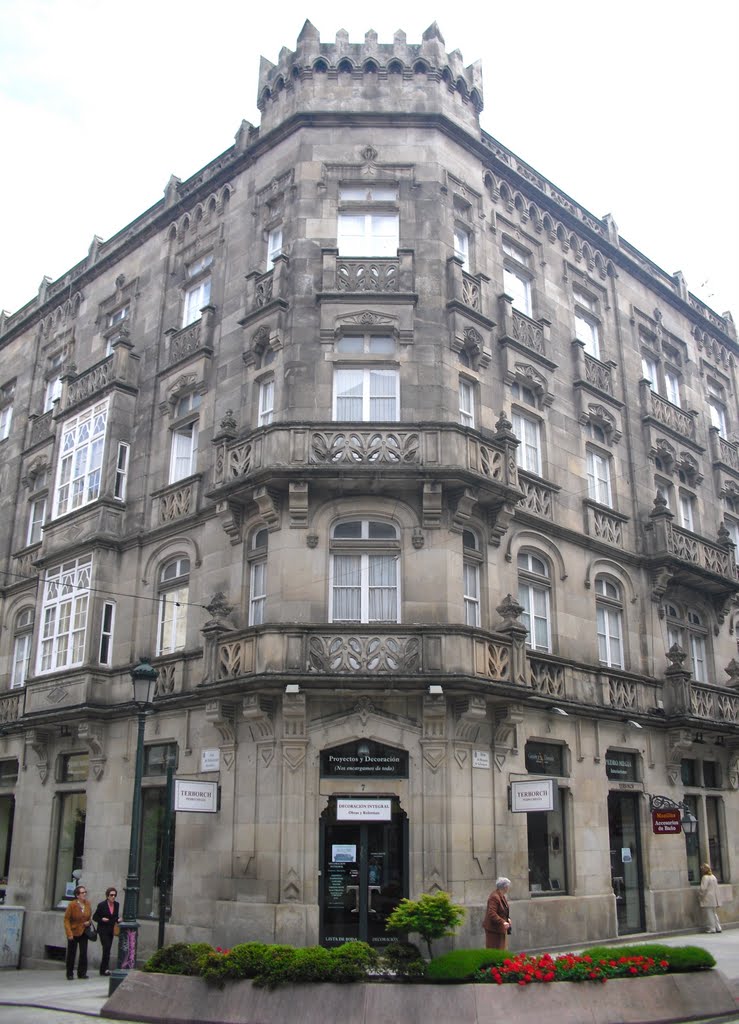 Edificio. Calle del Marqués de Valladares.