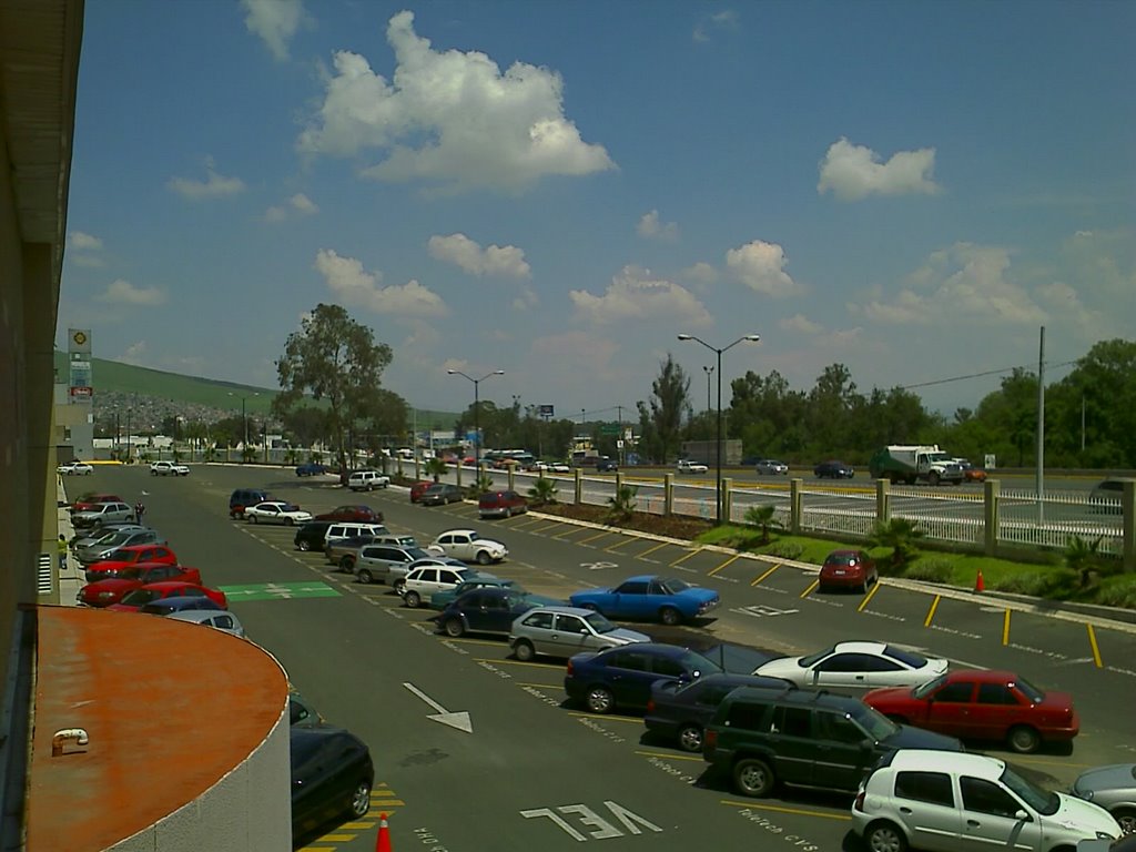 Estacionamiento Teletech y Periferico Sur, Santa Maria Tequepexpán, Tlaquepaque, Jalisco, Mexico.