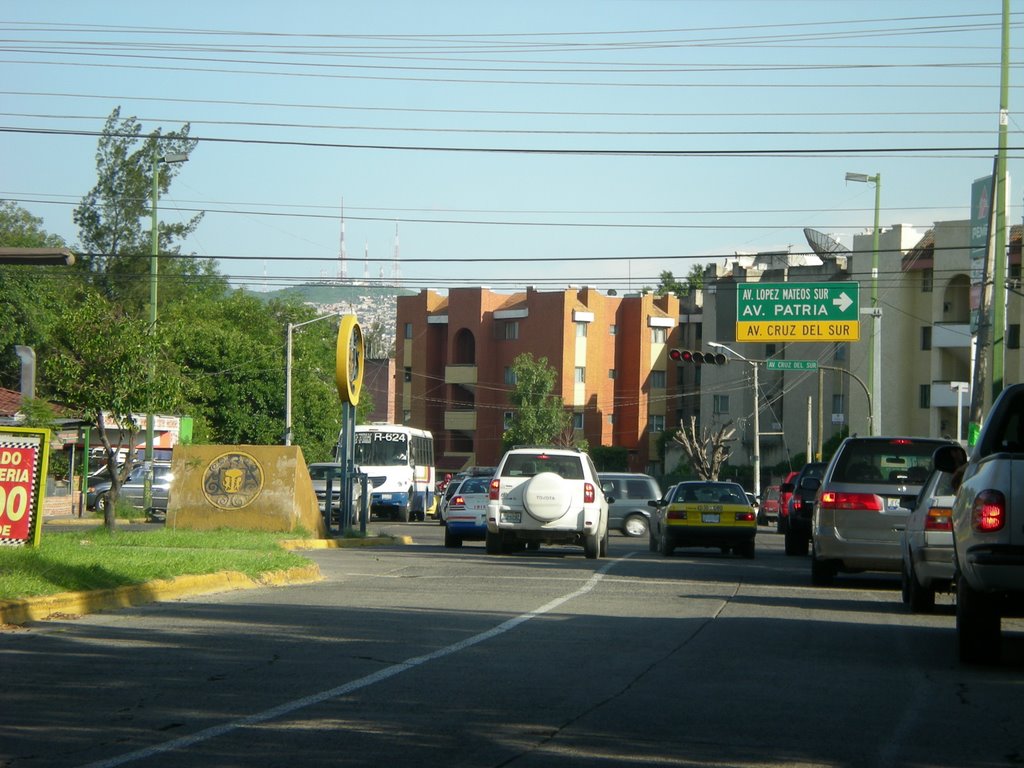 cruce Topacio - Ave. Cruz del Sur