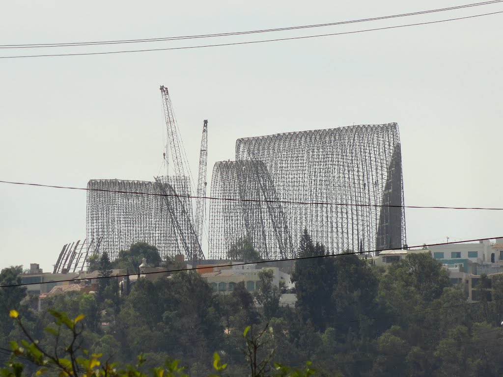 ARMADO DE CASTILOS PARA CONSTRUIR EL TEMPLO DEDICADO A LOS MARTIRES DE CRISTO
