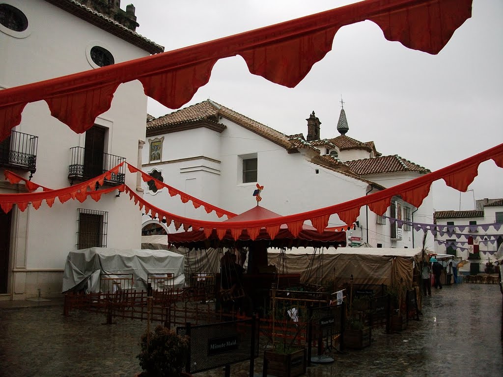 Mercado medieval en Priego, pasado por agua. Abril de 2011